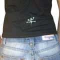 camiseta mujer shegsy negra logo espalda